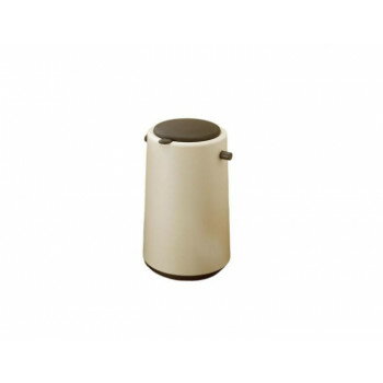 エチレンプロピレンゴム製の蓋&袋止め(インナーキャップ)できっちり密閉し、更にフタの裏にセットできる専用消臭剤で臭いを吸収するおむつペール。20Lの大容量で、新生児のオムツなら約5日分(約30個)捨てることができます♪市販のゴミ袋が使えて便...