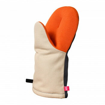 消防士の手袋素材で作った調理ミトン。耐熱温度330度で魚焼きグリルでの高温調理にも安心して使えます。センターステッチで指先のおさまりがよく、手の動きにフィットします。男性も使いやすい大きいサイズです。※モニターの設定などにより、実際の商品と色味や素材の見え方が異なる場合がございます。あらかじめご了承ください。【お手入れ方法】洗濯機は使わず中性洗剤で手洗いし、洗った後は形を整えて日陰でしっかり乾燥させてください。サイズ約全長27×幅15.5cm個装サイズ：16×27×3cm重量個装重量：120g素材・材質アラミド、ポリエステル、綿仕様耐熱温度:330度左右兼用手洗い可生産国ベトナムfk094igrjs