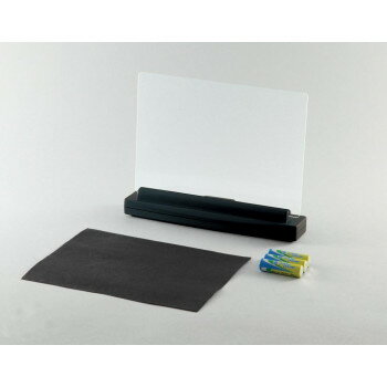 透明板をニードルなどで引っかき、イラストや文字などを描きます。スイッチを入れると青い光に輝らされたスクラッチ部分が美しく浮かびあがります。透明板にニードルなどでキズをつけ、ライトをつけるとスクラッチ作品が美しく浮かび上がります。サンドブラス...