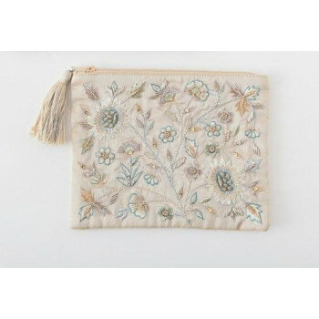 東京かんかん ビーズ刺繍ポーチL ベージュ M42-2488BE 鞄 かばん | 関連単語 メンズ 通勤 リュック 大容量 軽量 トート ショルダー 防水 ビジネス ナイロン 学生 2way 黒 旅行 マザーズバッグ 斜めがけ かわいい 高校生 ハンドバッグ ブランド 韓国 A4収納 小さめ