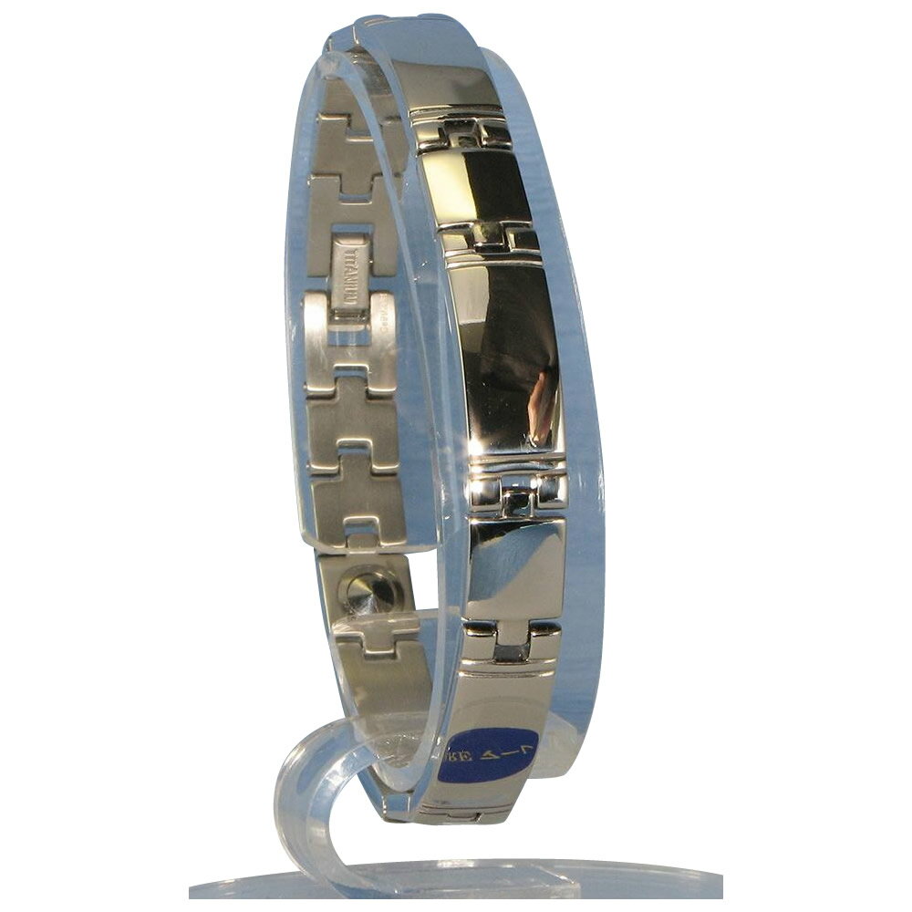 ベーシックデザインのブレスレットに大粒ゲルマニウムを5個装着しました。 製造国:日本 素材・材質:■純チタン Ti-1■ゲルマニウム 商品サイズ:Lサイズ:20.5×0.9cm 重量:20.5g