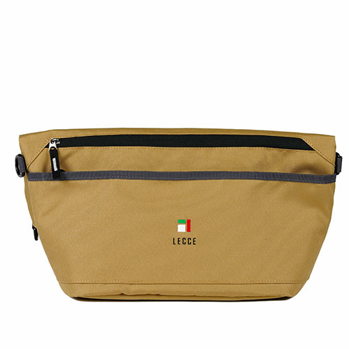 AOSTA カメラバッグ LECCE II ショルダートート 8.0L カーキ AOC-LC2ST KH KEN820445 | カメラ 関連単語 写真 撮影 デジタル 液晶 ビデオ カバー ホルダー ストラップ 三脚 小型 ケース 保護 リュック レインカバー iphone 耳かき ハンドストラップ