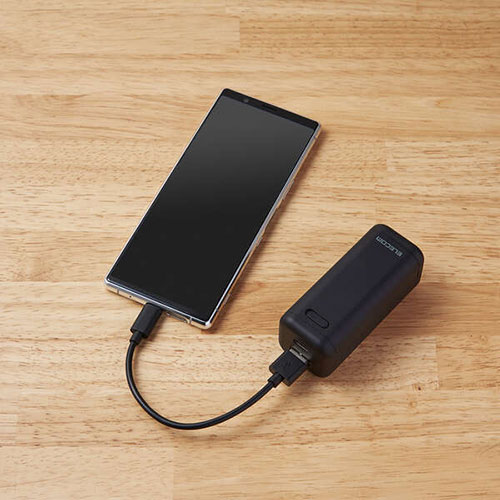 パソコン スマホ OA機器 デジタル 情報 周辺 機器 パーツ ケース スタンド アクセサリー デジタル関連 | エレコム モバイルバッテリー 乾電池式 USBコネクタ Type-Cコネクタ ケーブル付 単3電池4本付 白 DE-KD02BK