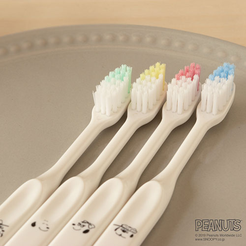 ファイン スヌーピー&ファミリー歯ブラシ スパイク SFA-35SP ジャンル（キッズ ベビー マタニティ ヘルスケア 衛生用品 歯ブラシ 虫歯ケア キッズ用歯ブラシ）
