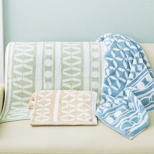 今治プリマクラッセ バスタオル(63×120cm)×2 スタイリッシュな幾何学模様 綿100% IPB-809 風呂 トイレ 台所 キッチン | 関連単語 トイレ収納ラック 洗面所用品 フローリング掃除 台所タオル 掃除用スプレー 蛇口カバー キッチン排水溝掃除 洗剤ケース 洗面所収納棚