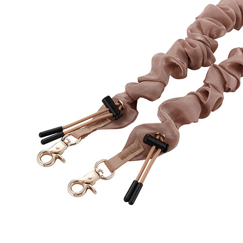 創造生活館のエレコム ショルダーストラップシュシュ/上品 くしゅくしゅとした立体感 シンプルながら存在感 ブラウン P-STSDH1SCEBR 鞄 かばん | 関連単語 小さめ 自立 出張 肩掛け ファスナー付き キャンバス レディース メンズ 通勤 リュック 大容量 軽量 トート ショルダー｜アングル2