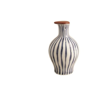 醤油さし/しょうゆ差し 注ぎ口のキレが抜群 こだわりの 有田焼 つれづれ十草 肩丸 楽らくしょうゆさし