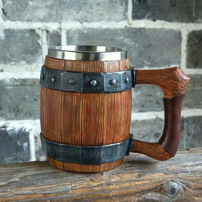 ビール ジョッキ グラス 樽 木樽型 ステンレス 600mL ブラウン 海賊 バレルビールジョッキ おもしろ ジョーク ギャグ マンガ グラス コ