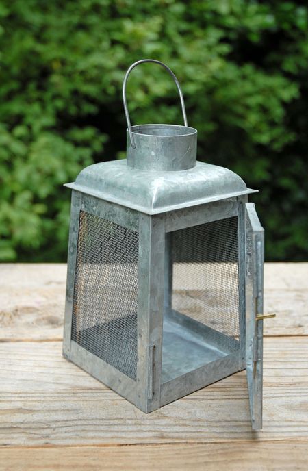 Galvanized Metal Lantern 8in 亜鉛メッキ スチールランタン 20cm ランプ ランタン キャンドル エクステリア ガーデニング モーチーフライト ジャンクガーデン 寄せ植え 多肉植物 その1