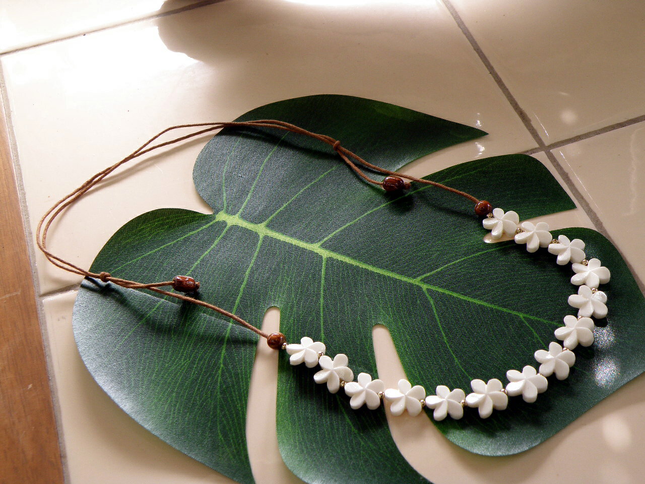 BONE PLUMERIA NECKLACE(N581) ボーン プルメリア ネックレス ロコガール サーフ サーファー アロハ ハワイアンジュエリー 骨 コアウッド HAWAIIAN JEWELRY KOA アクセサリー フラダンス メイドインハワイ