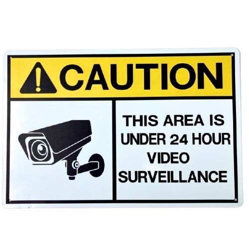 24 Hour Video Surveillance Sign 監視カメラ作動中看板 防犯カメラ作動中お知らせ看板！ 4か所の角に取り付け用の穴が開いています。 お家や店舗などの防犯用に。 ※1枚の価格です。 片面のみのプリントです。 【サイズ】 縦約20cm　横約30cm 【材質】 アルミニウム製 【特徴】 ・耐久性のあるUVコーティング ・取り付けが簡単な取り付け穴付き こちらの商品は【クロネコゆうパケット】対応です。 ※アメリカ輸入品です。 BOXには入っていません。 新品未使用ですが生産段階での製品誤差で凹凸や傷、曲り等がある場合がございます。 ご了承の上ご購入下さい。 【Security Sign】【Security】【Sign】【セキュリティーサイン】【セキュリティー】【監視カメラ】【プレート】【屋外用看板】【防犯カメラ】【サイン】【警告】【プレート看板】　