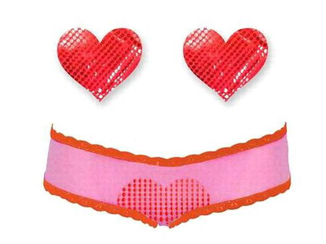 nippies intimates heart cheeky セレブご愛用品！nippiesニップレス ニップを自然にカバー出来るニップシリコンシール。 著名セレブ多数がドレスの下にニッピーズ着用。 ダンサーやショーガールも必需品のニップレスとショーツのセットです。 nippiesニップレス：Bタイプと同じ位の大きさです。 約7cm×7cm ショーツサイズ：XS/S（平置き　ウエスト部分約30cm） ショーツはシースルーの生地でドットでハートのワンポイントが付いています。 セット内容 *nippies×2枚 *ショーツ×1枚 こちらの商品は【ネコポス】対応です。 ※実際の商品は商品誤差がある為、写真と若干カラーの違いがある場合が御座います。 【ニップレス】【下着】【ドレス】【ショーツ】【アメリカ】【ダンサー】　