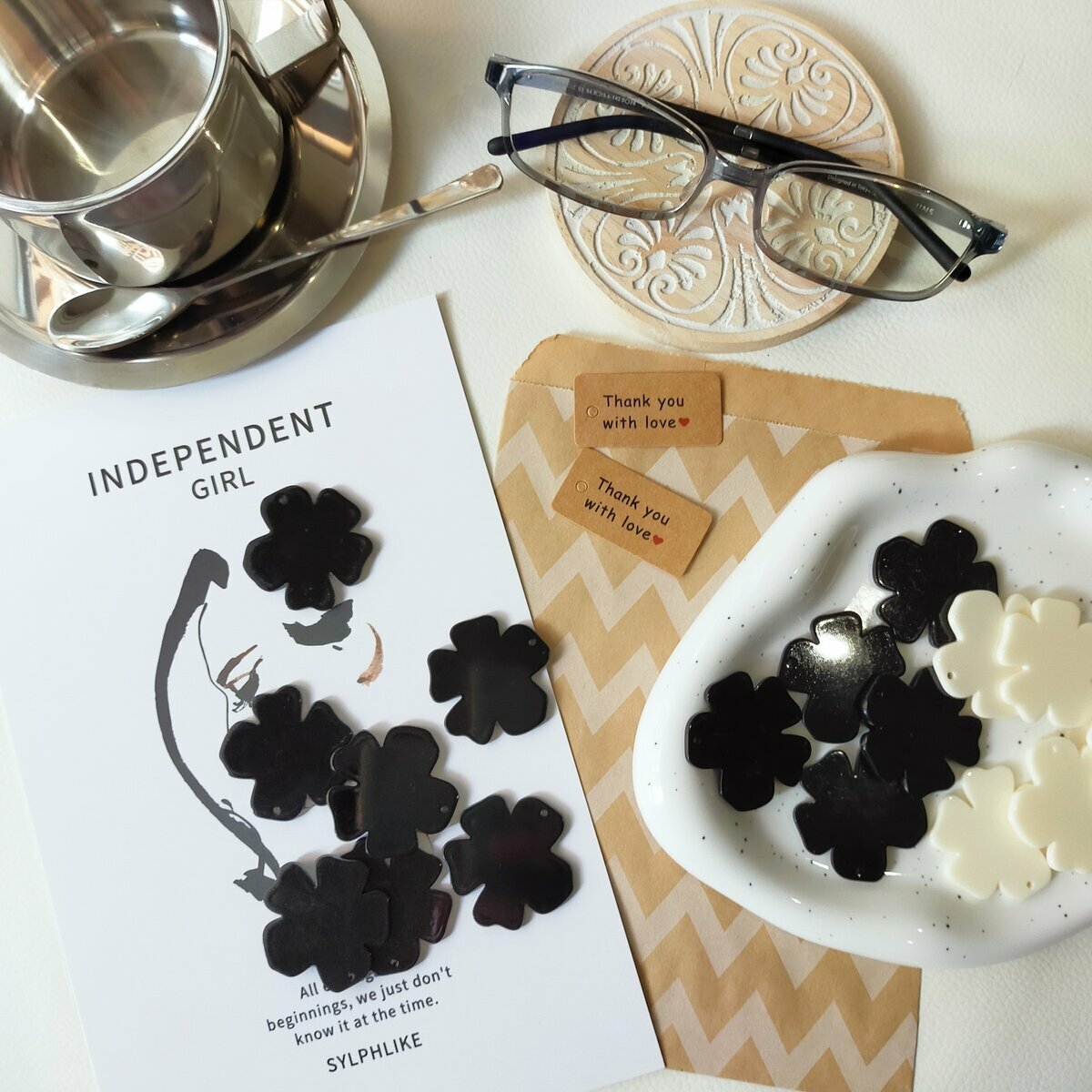 商品情報INFO*弊社取り扱い品はインポート品になりますので、印刷のズレ・バリ・摩擦による小傷が生じてしまいます完璧をお求めのお客様、神経質なお客様のご購入はご遠慮くださいますようお願い申上げます宅急便等での発送時不在表が入った場合、指定期...