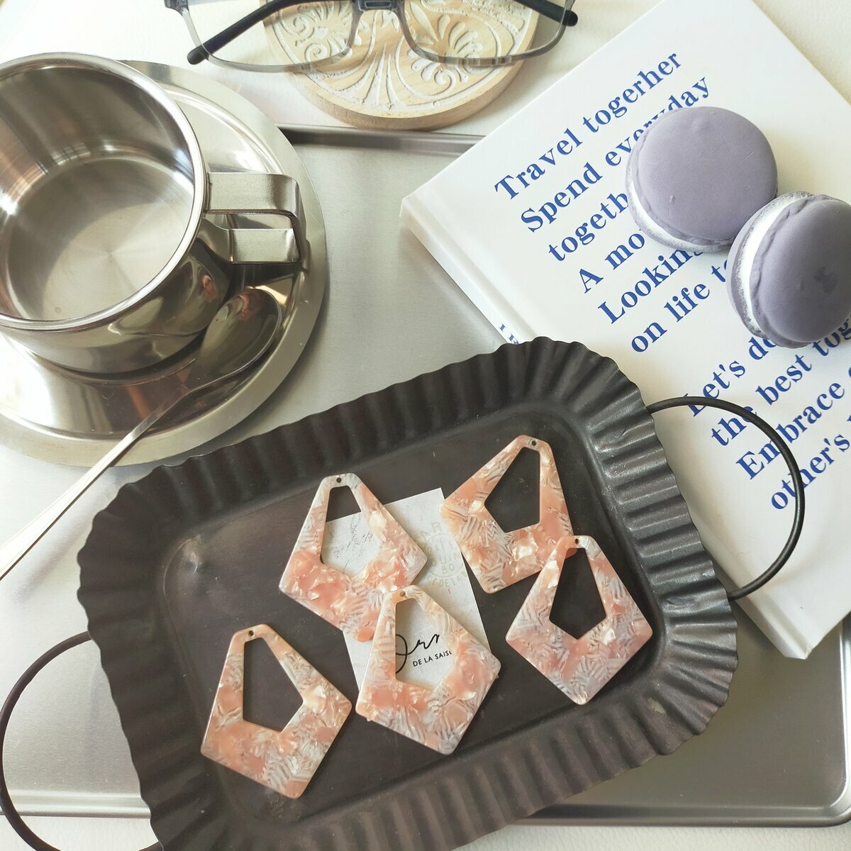 4個// アクリルパーツ 大ぶり マーブル ピンク アクセサリーパーツ パーツ ハンドメイドパーツ ハンドメイドピアス 大人ピアス 大人可愛い プラスチックパーツ ピアス イヤリング 素材 AMA10