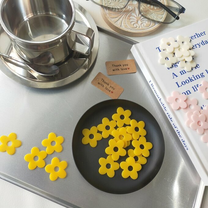 ＼今だけ クーポン ！9/4~9/11 限定 ／ 6個// フラワーパーツ フラワー イエロー 黄色 花 無地 アクリルパーツ アクセサリーパーツ パーツ ハンドメイドパーツ ハンドメイドピアス ピアス 素材 大人可愛い ハンドメイド材料 DIY AF32Y