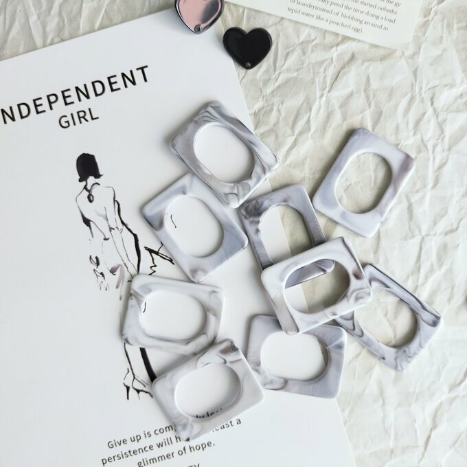 ＼今だけ クーポン ！11/20~11/27 限定 ／ 4個// マーブル 大理石 アクリルパーツ ハンドメイドパーツ ..