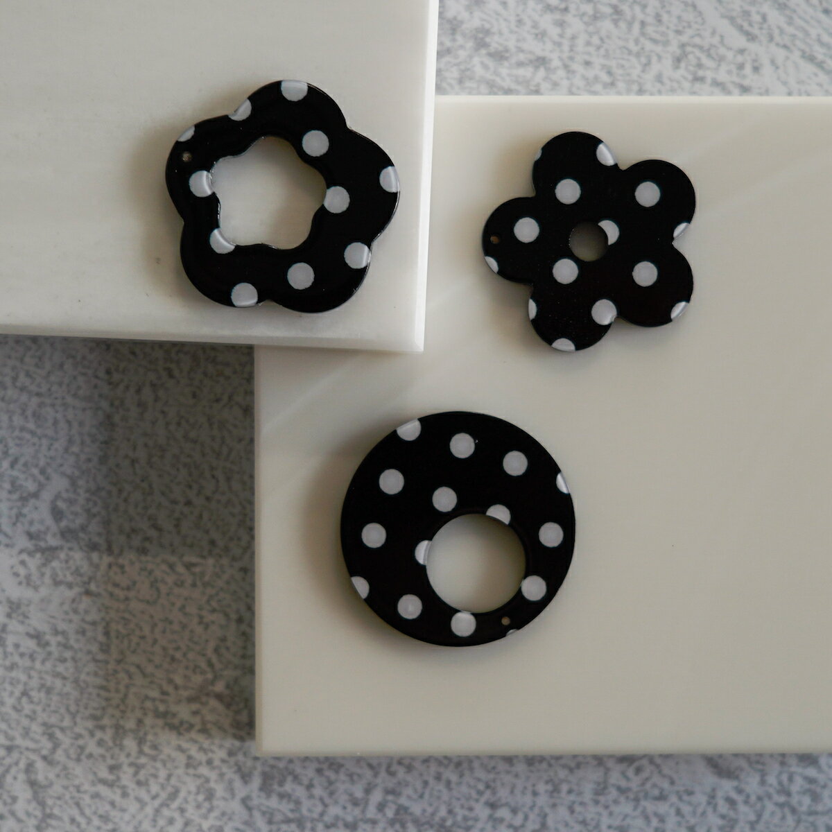 ＼今だけクーポン?2/19〜26／4個// ドット 花 フラワー アクリルパーツ アクセサリーパーツ パーツ ハ..