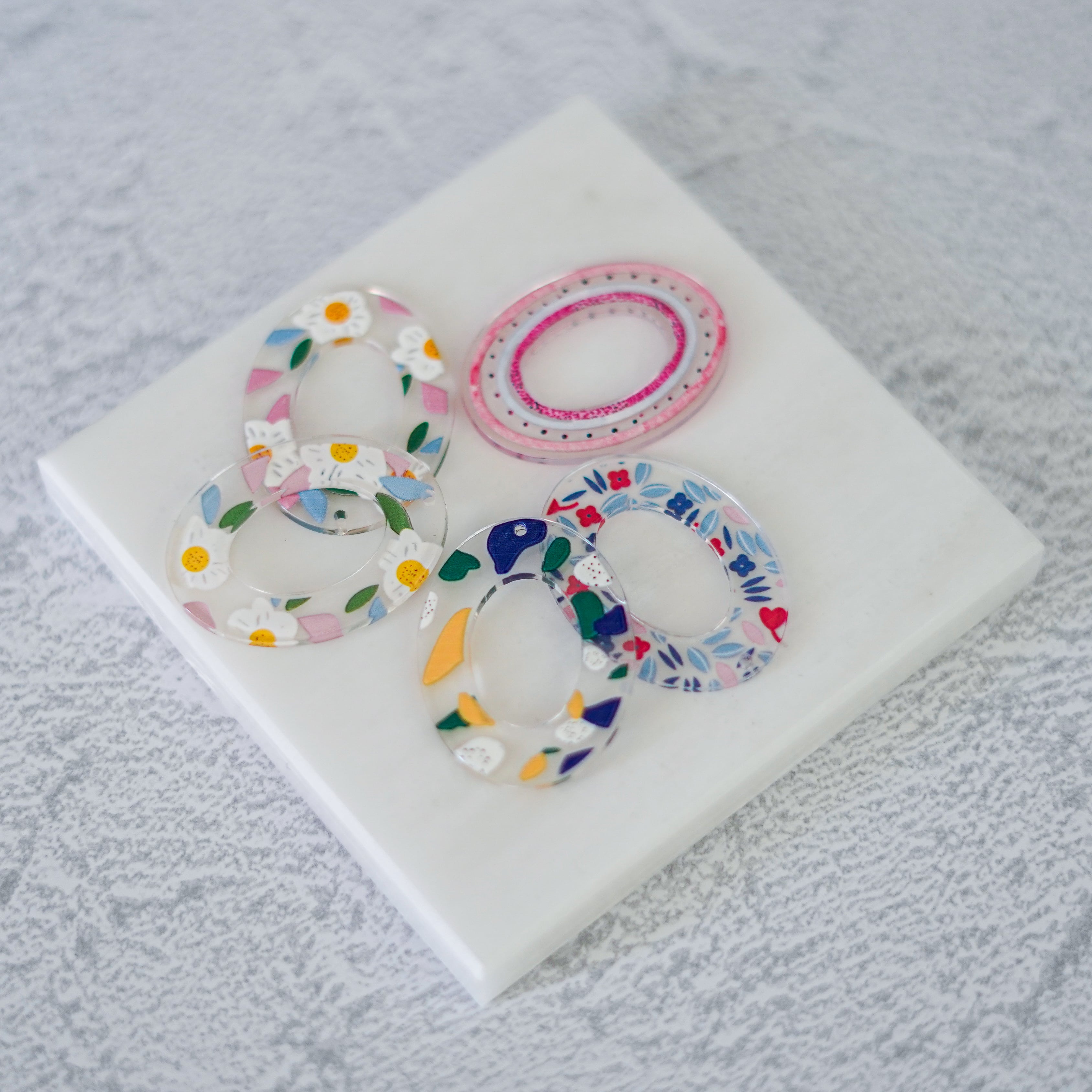 ＼今だけ クーポン ！12/19~12/26 限定 ／ 4個// カボション 貼り付けパーツ アクリル アクセサリーパ..