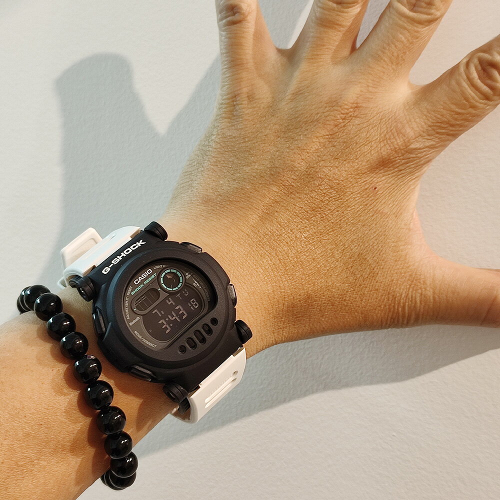 CASIO “G-SHOCK” G-B001SF-7JR 白黒ダブルベゼル  