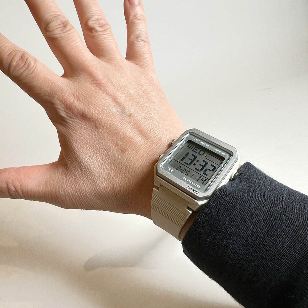 CASIO Collection STANDARD　W-221H-8AJF　カシオコレクション　ユニセックス腕時...