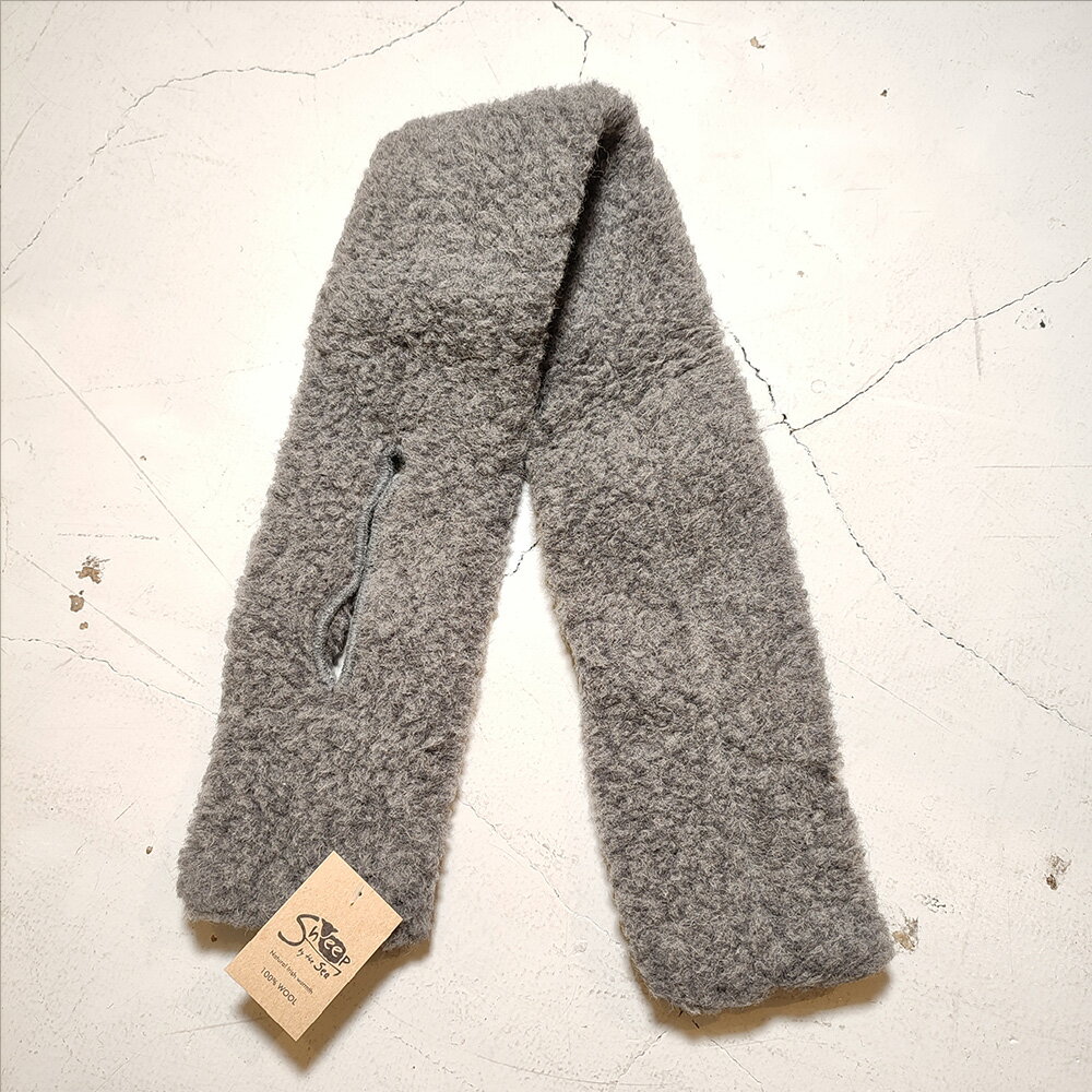 シープバイザシー Seep by the Sea "SCARF BOA SLIT (98x13cm)" 　GRAPHITE　チャコール　 ユニセックス　スリットスカーフ　ピュアウール100%　羊毛　ボア 【ギフト】【贈り物】【無料ラッピングあります】