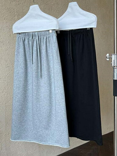 マキシスカート レディース Aライン ロングスカート 体型カバー ゆったり ウエストゴム 無地 シンプル おしゃれ 高級感 大人 きれいめ カジュアル ナチュラル キレカジ コンサバ 韓国風 着回し かわいい 春 秋 冬 着回し 楽ちん 脚長効果 リラックス感 旅行 ママコーデ マキシスカート レディース Aライン ロングスカート 体型カバー ゆったり ウエストゴム 無地 シンプル おしゃれ 高級感 大人 きれいめ カジュアル ナチュラル キレカジ コンサバ 韓国風 着回し かわいい 春 秋 冬 着回し 楽ちん 脚長効果 リラックス感 旅行 ママコーデ