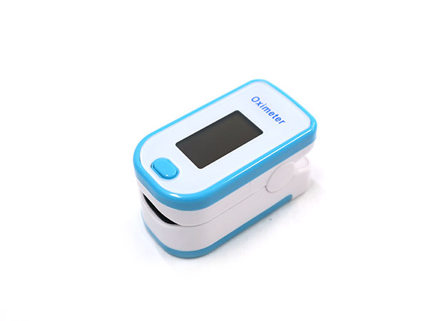 指パルスオキシメーター 血中酸素飽和度 血中酸素濃度測定器 SpO2 サチュレーション 心拍数 PIの計測 健康 医療 介護 グッズ 【ブルー】 ポータブル