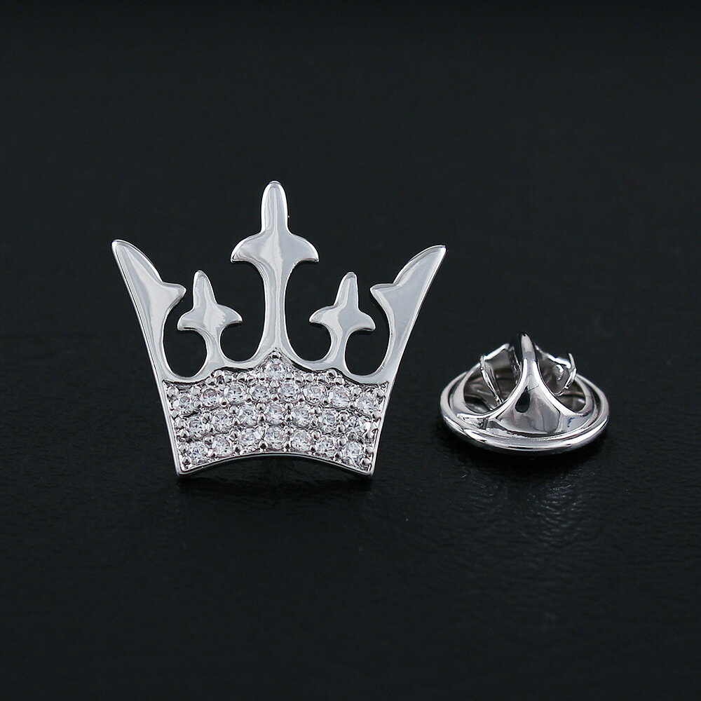 「要エントリー★ポイント10倍」 ブローチ 王冠 キング かわいい おしゃれ アクセサリー ピンブローチ 小物 小物 帽子やバッグのアクセントに ストール留め マフラー留め 成人式 入学式 結婚式 発表会 プレゼント 誕生日 ギフト 記念品 送料無料