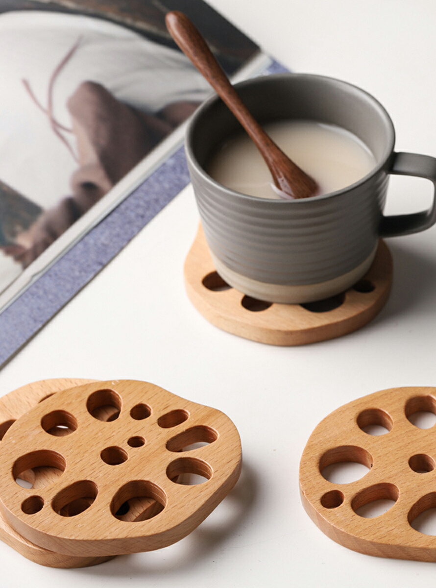 「要エントリー★ポイント10倍 」【木製 れんこんコースター】コースター 木製 レンコン型コースター かわいい おしゃれ レンコン ギフト プレゼント 贈り物 引っ越し祝い 新築祝い インテリア お部屋作り SNS映え 縁起のいいコースター 送料無料