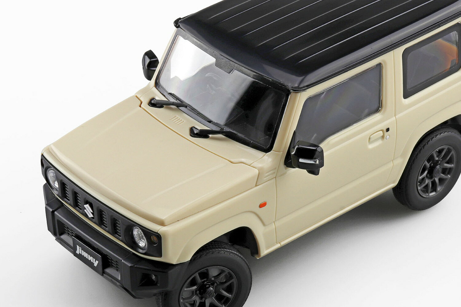 ホビー&雑貨のお店 スターゲートのアオシマ プラモデル 1/24 楽プラ スナップカー No.3-CI JB64 ジムニー 2018 シフォンアイボリーメタリック｜アングル3