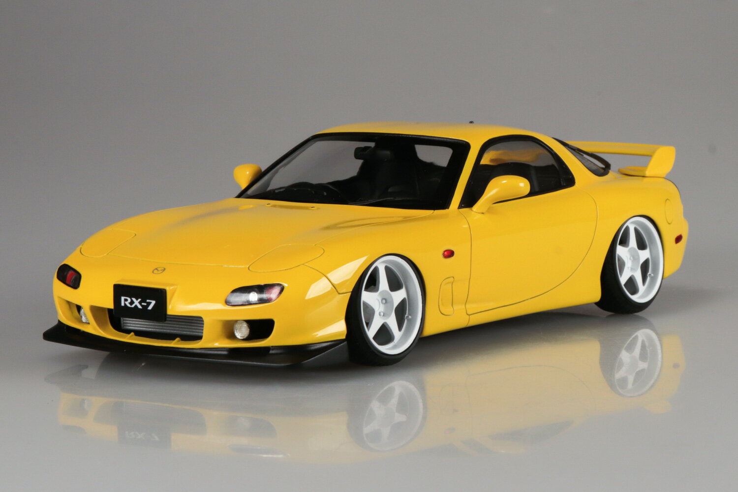 乐天商城 - アオシマ プラモデル 1/24 ザ・チューンドカー No.103 FD3S RX-7 ’02 エアサスカスタム マツダ