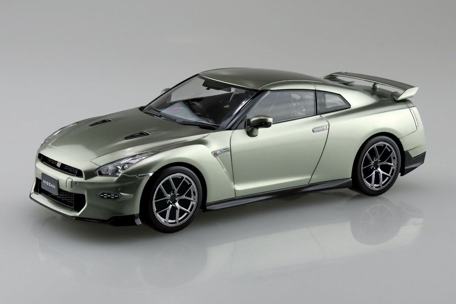 Rakuten - アオシマ 1/32 楽プラ スナップキット No.03CU-MJ ニッサン R35 NISSAN GT-R 2024 カスタムホイール ミレニアムジェイド プラモデル