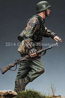 アルパインミニチュア 1/35 武装親衛隊歩兵 M42迷彩スモック No.2 レジン製フィギ...