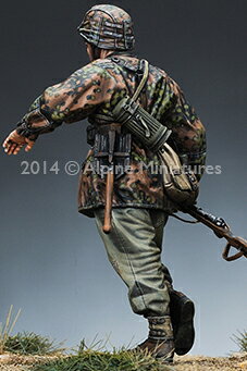 アルパインミニチュア 1/35 武装親衛隊歩兵 M42迷彩スモック No.2 レジン製フィギ...