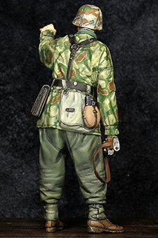 アルパインミニチュア 1/35 WWII ドイツ軍 擲弾兵下士官 スプリンター迷彩スモック...