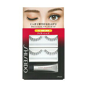 SHISEIDO EYE LASHES N2　つけていることを感じさせない、一体感のあるつけまつ毛どんな目のカーブにも柔軟にフィットするつけまつ毛。時間が経っても目頭から浮きにくく、美しい仕上がりが持続します。N2 適度な束感で、くっきり華やかなナチュラルまつ毛に。N3 毛量感をアップさせ、上品で自然なナチュラルまつ毛に。V3 中央にアクセントのある形状で、黒目が際立つボリュームまつ毛に。V4 目尻にアクセントのある形状で、目の大きさが際立つボリュームまつ毛に。種類：つけまつげ＜バリエーション＞自然な仕上がりをお好みの方インパクトがある仕上がりをお好みの方N2 適度な束感（ブラック）N3 毛量感アップ（ダークブラウン）V3 中央アクセント（ソフトブラック）V4 目尻アクセント（ソフトブラック）＜使用方法＞●アイメークの一番最後（マスカラをつけた後）に使います。1）台糸（根もとの糸）の端をもって静かにケースの台座からとりはずします。2）付属の資生堂つけまつ毛用接着剤Fを台糸（根もとの糸）にうすく均一につけます。3）伏し目にし、まつ毛の生えぎわのアイラインの位置に沿ってまぶたに軽く押しつけるようにしてつけます。（中央→目頭→目尻の順番につけるとキレイに仕上がります。）●アイラッシェズをつけた後、状態によりもう一度アイラインを修正します。アイラッシェズと自まつ毛が離れてしまう場合は、アイラッシュカーラーで自まつ毛と一緒に軽くカールをします。4）アイラッシェズをはずすときは、目尻のほうから静かにとりはずし、台糸（根もとの糸）についている接着剤をとり除き、ケースの台座に戻して保管します。＜お手入れ法＞接着剤が台糸（根もとの糸）にたまった場合は綿棒を水で濡らし、台糸（根もとの糸）部分のみに水を含ませ、接着剤を落としてください。綿棒で強くこすると、まつ毛部分がはずれることがありますのでご注意ください。アイラッシェズが汚れたときは、ぬるま湯に中性洗剤をうすく溶かした中に浸します。接着剤を十分ふやかしてから形をくずさないように眉ブラシや綿棒などでそっと洗い、その後軽く水ですすぎます。ティッシュペーパーで水分をとり、ケースの台座に形をととのえておき、室内で自然乾燥させます。＜使用上の注意＞お肌に合わないときは、ご使用をおやめください。（天然ゴムラテックス配合）資生堂つけまつ毛用接着剤Fは、中味を乾燥させないように容器の口もとをきれいにふきとり、必ずキャップをきちんとしめてください。0℃以下の場所に長時間おいておくと、中味が固まってしまい接着効果がなくなり、使用できなくなります。目に入らないようご注意ください。もし入った場合はすぐに水かぬるま湯で洗い流してください。乳幼児の手の届かないところにおいてください。使い心地や仕上がりが悪くなった場合は、新しい商品をお求めください。＜成分＞ つけまつげ用接着剤ゴムラテックス、水、カゼイン、ステアリン酸、水酸化K、EDTA-3Na、ホウ酸Na、安息香酸Na、メチルパラベン、エチルパラベン、香料※商品の改良や表示方法の変更などにより、実際の成分と一部異なる場合があります。　実際の成分は商品の表示をご覧ください。販売名資生堂 アイラッシェズ N2内容量つけまつ毛 2セット／つけまつ毛用接着剤 F 3.3g生産国つけまつ毛：スリランカ／接着剤：日本発売元資生堂フィティット株式会社※モニターの設定や部屋の照明等により実際の商品と色味が異なる場合がございます。※パッケージデザイン等は予告なく変更されることがあります。JANコード 4901872667413