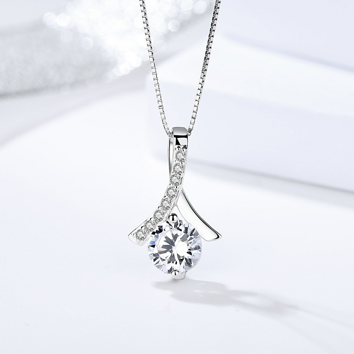 ネックレス レディース一粒 リボン 豪華8mm ジルコニア czダイヤ(キュービックジルコニア) シルバー925 プラチナ仕上げ 人気 30代40代50代 女性