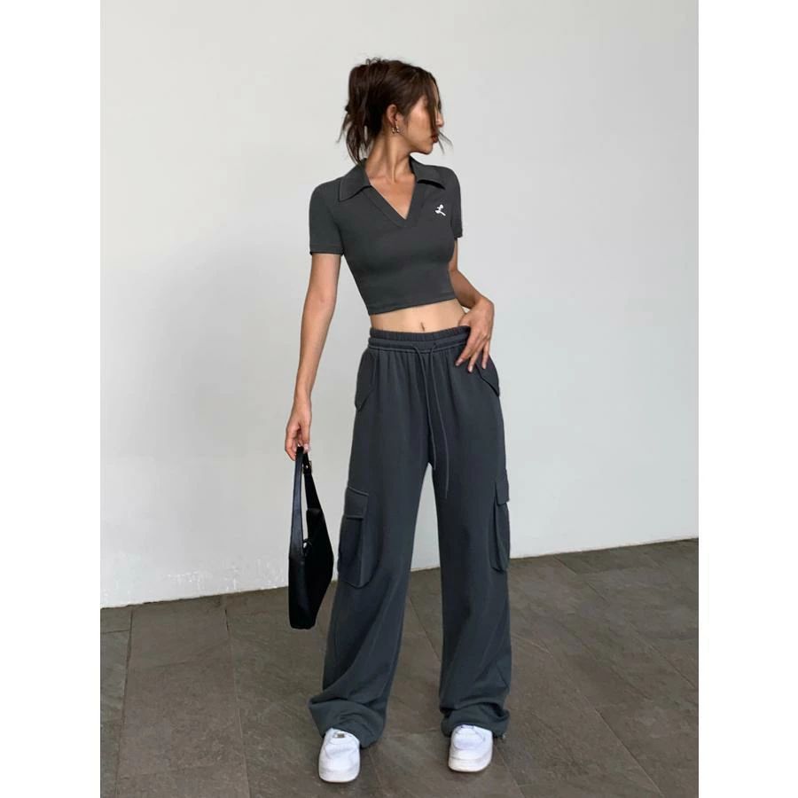 商品名:vネックtシャツ レディース 夏 半袖 へそ出し ショート丈 ポロシャツ タイト きれいめ おしゃれ カジュアル コットン 通気 低身長 商品説明:tシャツ レディース 夏 半袖 サイズ:S M L サイズについての説明:S 着丈40cm 肩幅36cm バスト72cm 裾幅58cm 袖丈16cm 袖口25cmM 着丈41cm 肩幅37cm バスト76cm 裾幅62cm 袖丈16.5cm 袖口26cmL 着丈42cm 肩幅38cm バスト80cm 裾幅66cm 袖丈17cm 袖口27cm 素材:綿 色:ホワイト ブラック グレー商品名:vネックtシャツ レディース 夏 半袖 へそ出し ショート丈 ポロシャツ タイト きれいめ おしゃれ カジュアル コットン 通気 低身長 商品説明:tシャツ レディース 夏 半袖 サイズ:S M L サイズについての説明:S 着丈40cm 肩幅36cm バスト72cm 裾幅58cm 袖丈16cm 袖口25cmM 着丈41cm 肩幅37cm バスト76cm 裾幅62cm 袖丈16.5cm 袖口26cmL 着丈42cm 肩幅38cm バスト80cm 裾幅66cm 袖丈17cm 袖口27cm 素材:綿 色:ホワイト ブラック グレー