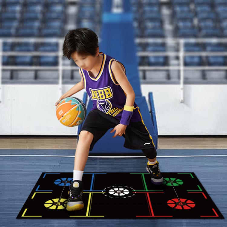 Startlineのラバーフット トレーニングマット 子供 フットワーク訓練 大人 ドリブル 練習 ゴム素材 滑り止め 足音トレーニング ハンドリング 1on1 1オン1 バスケットボール｜アングル2