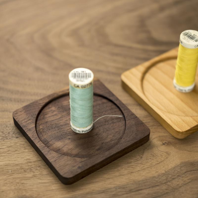 樂天商城 - 手芸 ヤーンホルダー 刺繍糸 木製 ブラックウォールナット ビーチウッド 真鍮 スクエア ラウンド シングル 取り外し可能 収納 スタンド トレイ 家庭 シンプル ナチュラル
