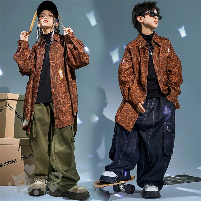 Rakuten - ダンス衣装 ヒップホップ 黒トップス ヒョウ柄 シャツ デニムパンツ カーゴパンツ へそ出し キッズ ガールズ 男の子 セットアップ 派手 K-POP 韓国 ステージ衣装 応援団 練習着 体操服 発表会 hiphop 演出服 おしゃれ 120-180cm 送料無料