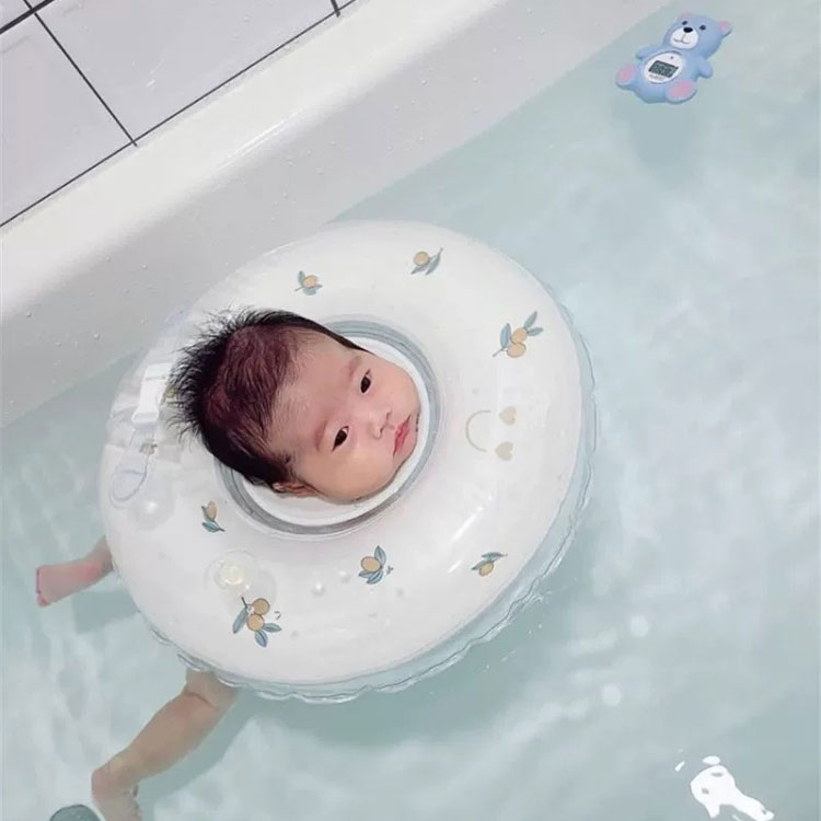 ベビーフロート お風呂 浮き輪 赤ちゃん ベビー 浮き輪 首浮き輪 首リング スイミング お風呂のおもちゃ 男の子 女の子 スポーツ知育 出産祝い 出産準備 プレゼント ギフト 二重構造 水慣れ バックル付 2