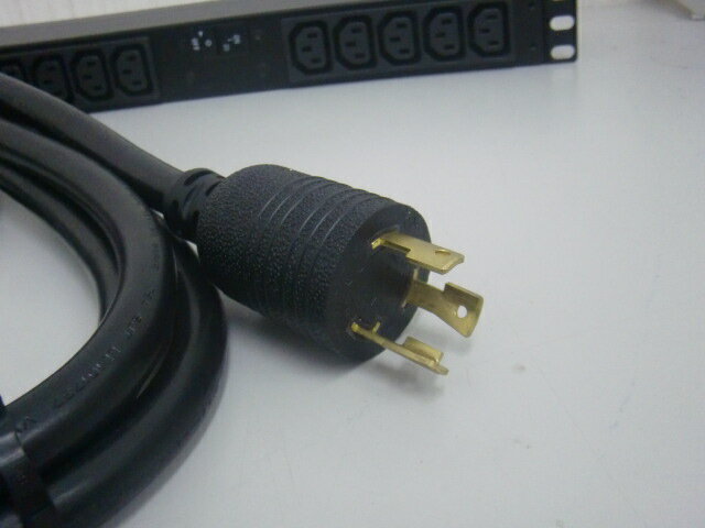����š�APC Basic Rack PDU AP9571A(��200V�ΰ١�̤�����å��������Ǥν��ʤȤʤ�ޤ�)