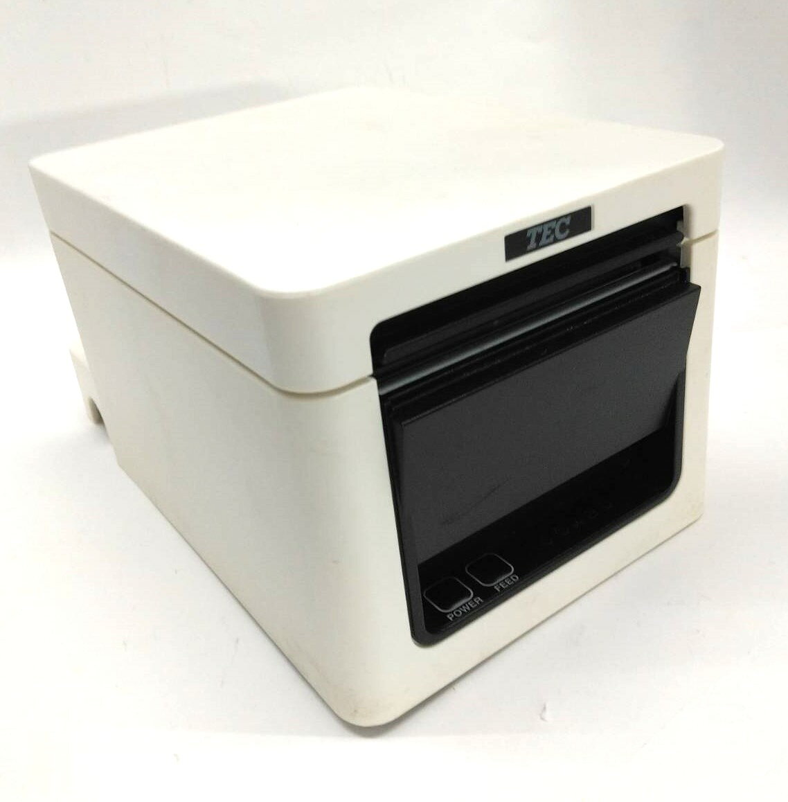 ◆商品情報◆ 商品名／型番 東芝TEC TR-QT2-UC02W-R 動 作状況 セルフ テストによる印字並びにカット確認。 Ethernet接続によるプリント未確認。 付属品 電源アダプタ（社外品） 保障期間 商品到着後一週間 発送サイズ 80サイズ中古品の為、傷・汚れはご容赦願います