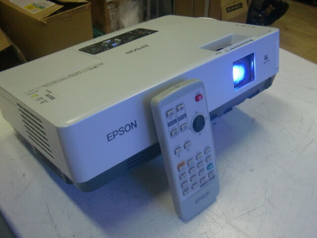 Projector - 【中古】EPSON LCD方式プロジェクター EMP-1715