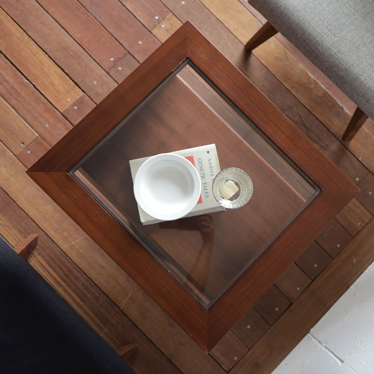 【TRE 回転サイドテーブル】回転式 サイドテーブル ガラストップ スチール脚 | モダン | 収納付き | ミッドセンチュリーデザイン | ウォールナット | cafe カフェ | MARGINAL [2]