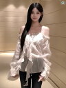 ドッキングトップス 半袖 レディース 夏用の レディース向け フレンチ 白い フリル ワンショルダー シャツ。 高級 感が あり で エレガント。 ゆったりと スリム 少し 透け 感の ある ブラウス。