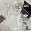 レディース ルームウェア 白い 美しい 幅 広の ショルダーストラップで 胸の 横を 覆い 胸 パッド 付き。 女性が アウターと して 着用 できる 小さい キャミソール ベスト。 背中が 美しい ノースリーブの トップス。