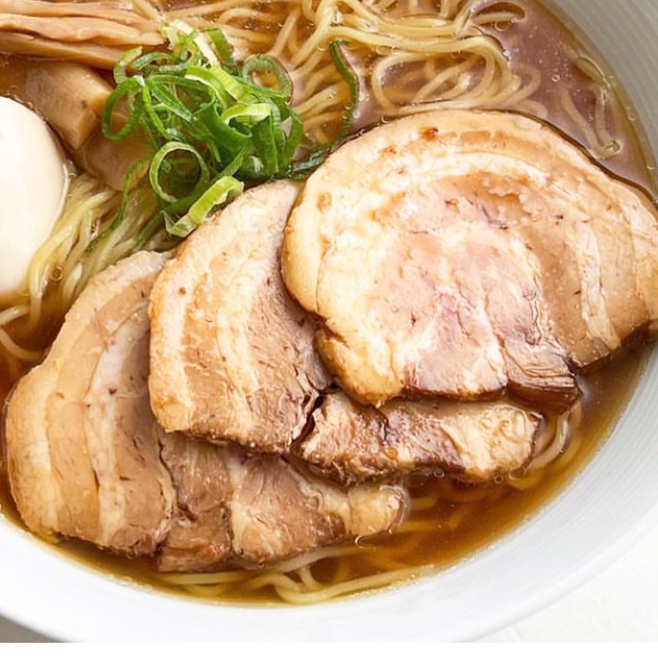 お肉屋さんが作るチャーシュー 約1.2-1.5kg(400-450g×3pc) こだわり ブロック肉 自家製タレ たっぷり漬け込み あっさりした味わい 味付き肉 豚バラ肉 豚肉 焼き豚 叉焼 焼豚 送料無料※沖縄・北海道・離島は除くのサムネイル