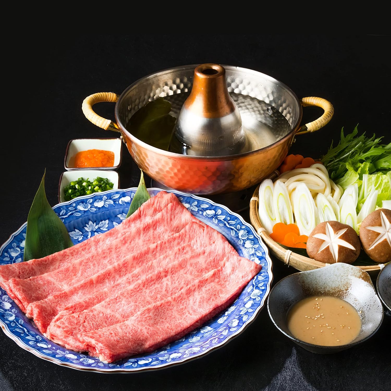 松阪牛 A5等級 【最高級 霜降り松阪牛】 すき焼き しゃぶしゃぶ用 6〜7人前(1kg) ...